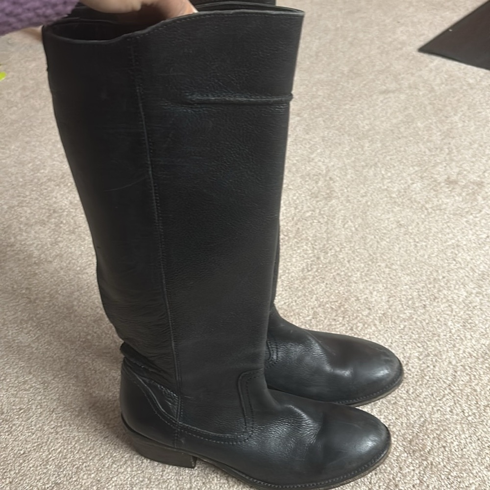 Seychelles Black Leather Women's Boots 
Size 8